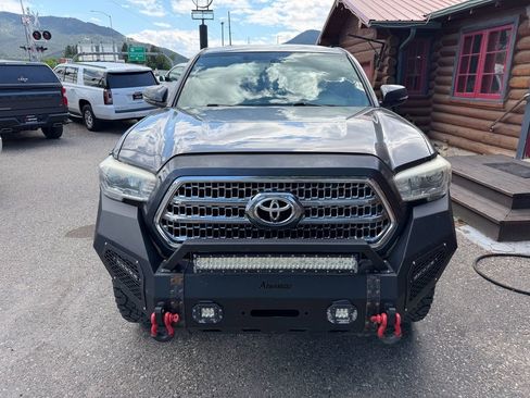 Used 2016 Toyota Tacoma TRD Off-Road w/ Towing Package AWD/4WD image 3