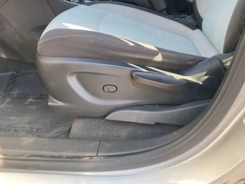 Used 2017 Chevrolet Trax LS FWD image 15