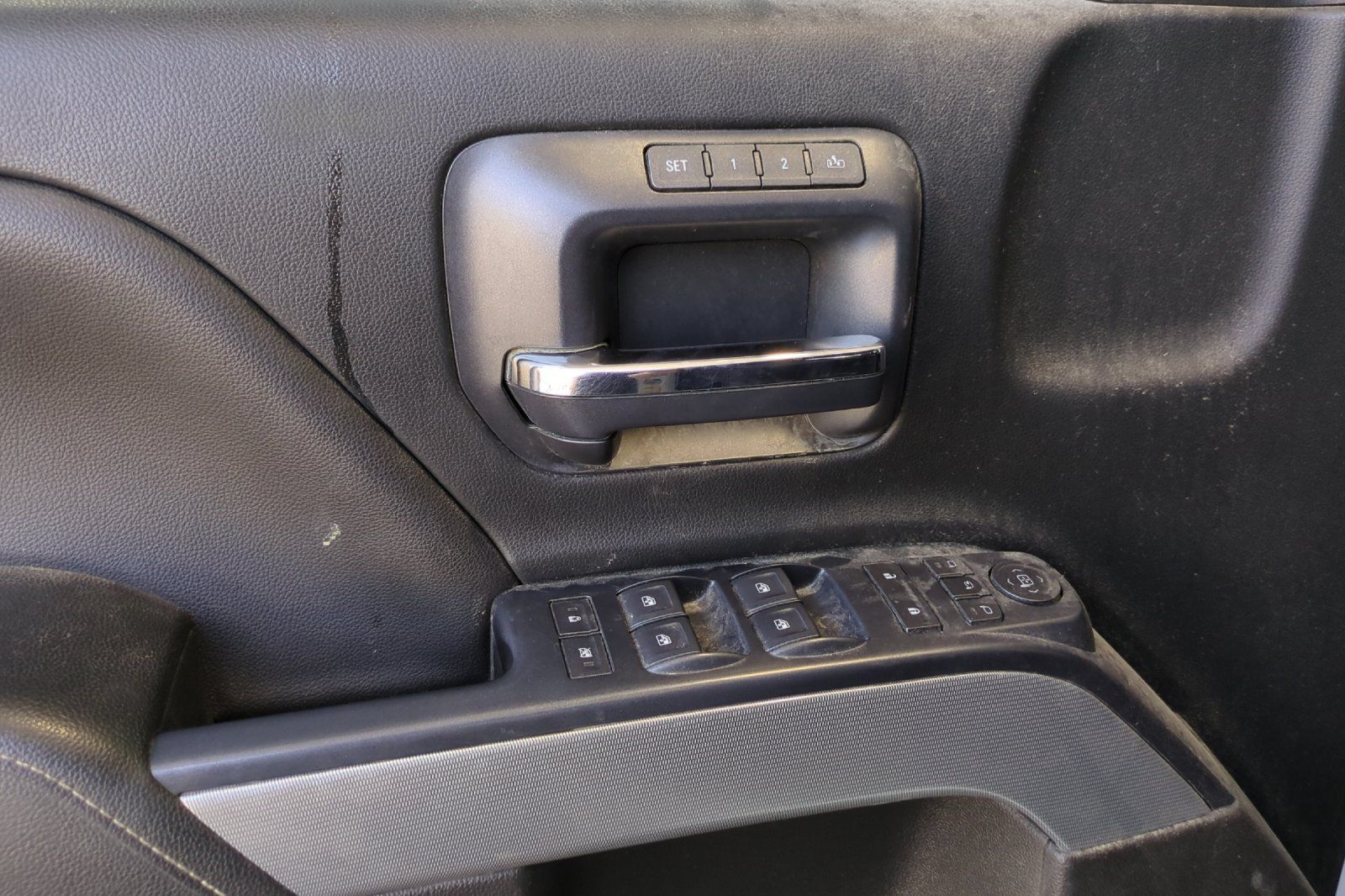 Used 2018 Chevrolet Silverado 2500 LTZ w/ Duramax Plus Package AWD/4WD image 10