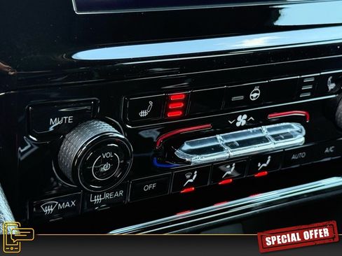 New 2025 Jeep Grand Cherokee Laredo X w/ Luxury Tech Group I image 15