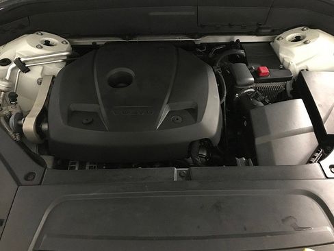 Used 2016 Volvo XC90 T6 R-Design w/ Vision Package image 34