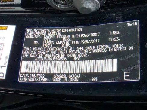 Used 2018 Toyota 4Runner SR5 AWD/4WD image 33