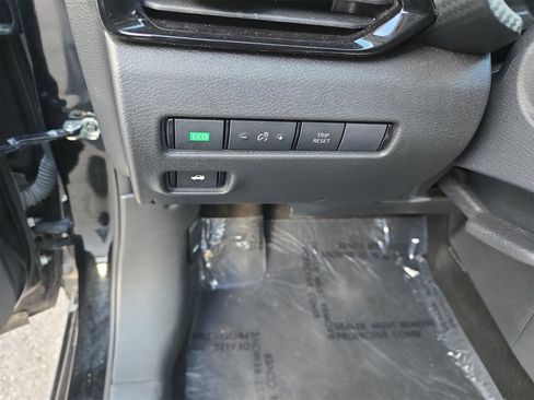 Certified 2024 Nissan Sentra SV image 19