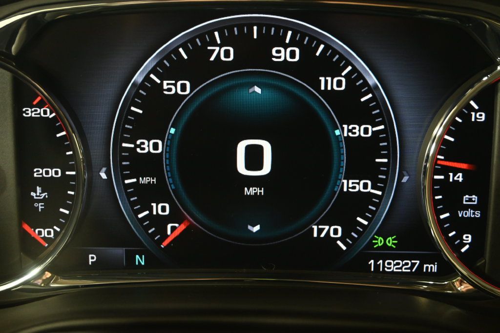 Used 2018 GMC Acadia Denali w/ Technology Package AWD/4WD image 27