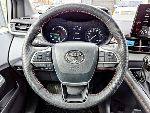 Used 2024 Toyota Sienna XSE image 20