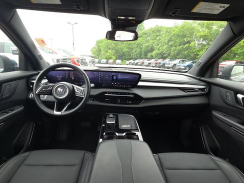 Used 2025 Buick Enclave Preferred FWD image 29