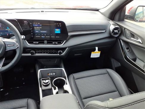 New 2026 Chevrolet Equinox LT w/ Convenience Package II image 15