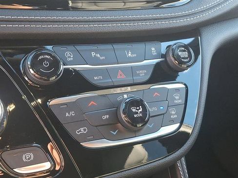 New 2026 Chrysler Pacifica Limited w/ S Appearance Package image 13