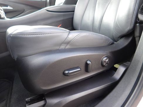 Used 2019 Buick Envision Premium w/ Driver Confidence Package image 18