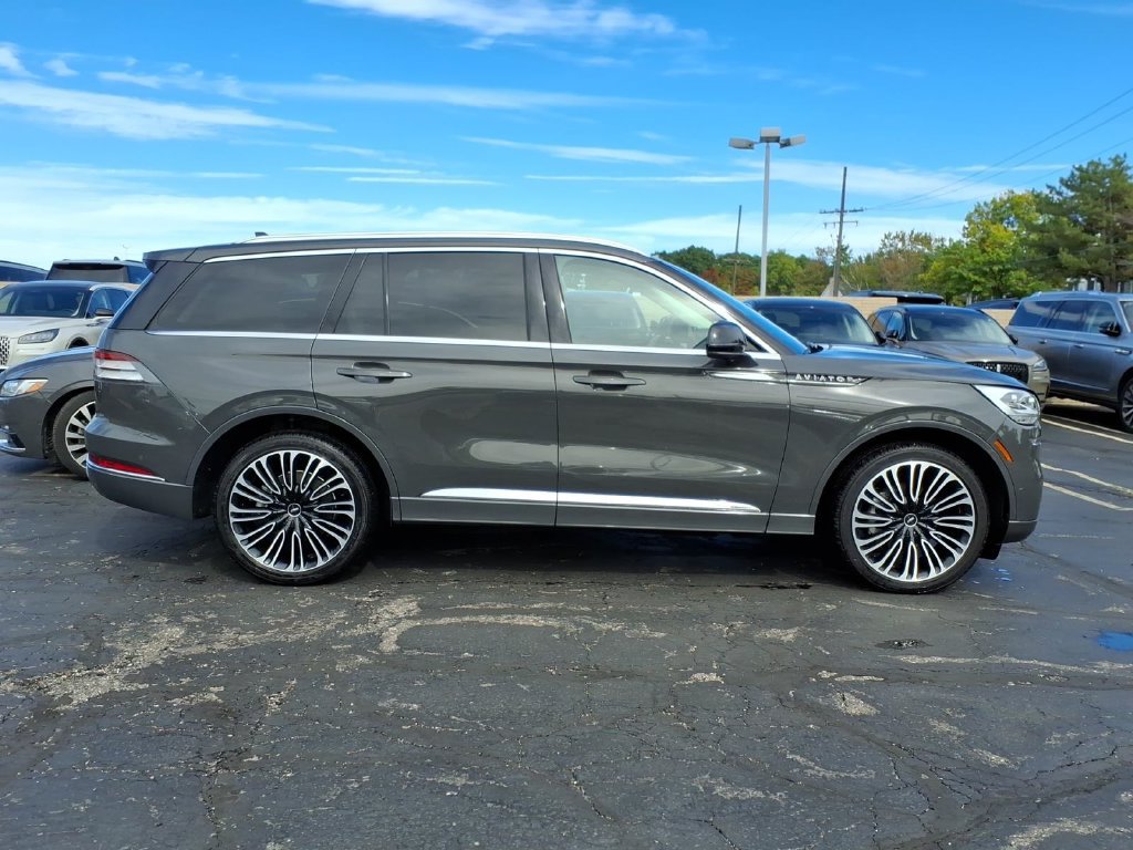 Used 2024 Lincoln Aviator Black Label AWD/4WD image 8