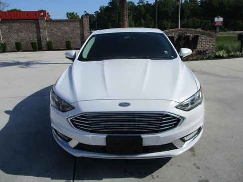 Used 2017 Ford Fusion SE w/ Equipment Group 201A image 29