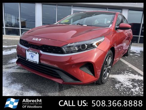 Used 2023 Kia Forte LXS image 1