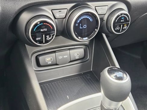 Certified 2025 Hyundai Venue SEL FWD image 9