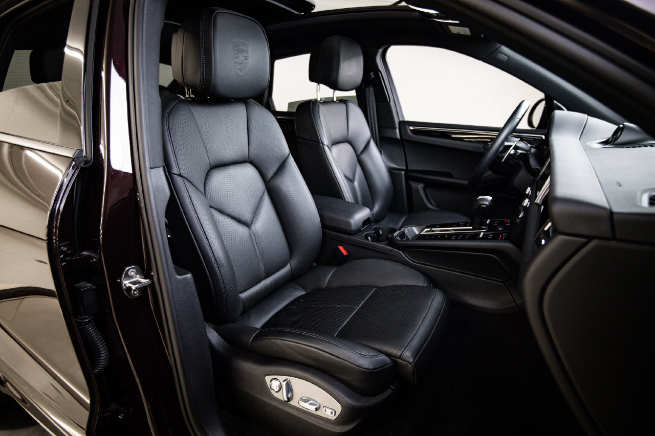 Certified 2026 Porsche Macan AWD/4WD image 29