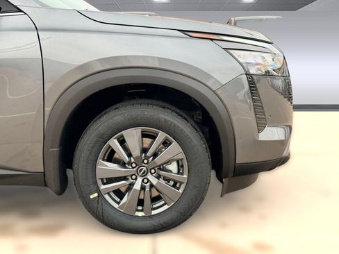 New 2026 Nissan Pathfinder SV image 9