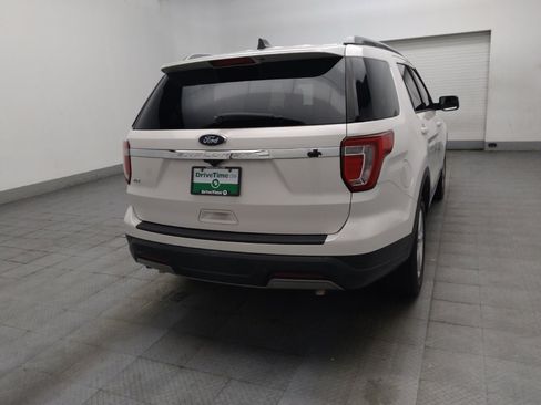 Used 2019 Ford Explorer XLT FWD image 9