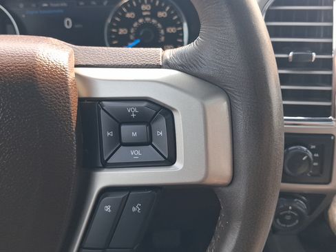 Used 2016 Ford F150 King Ranch w/ Equipment Group 601A Luxury AWD/4WD image 16