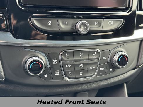 Used 2023 Chevrolet Traverse LT image 9