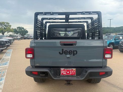 Used 2024 Jeep Gladiator Sport AWD/4WD image 4
