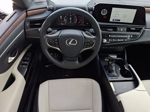Certified 2025 Lexus ES 350 w/ Premium Package FWD image 13