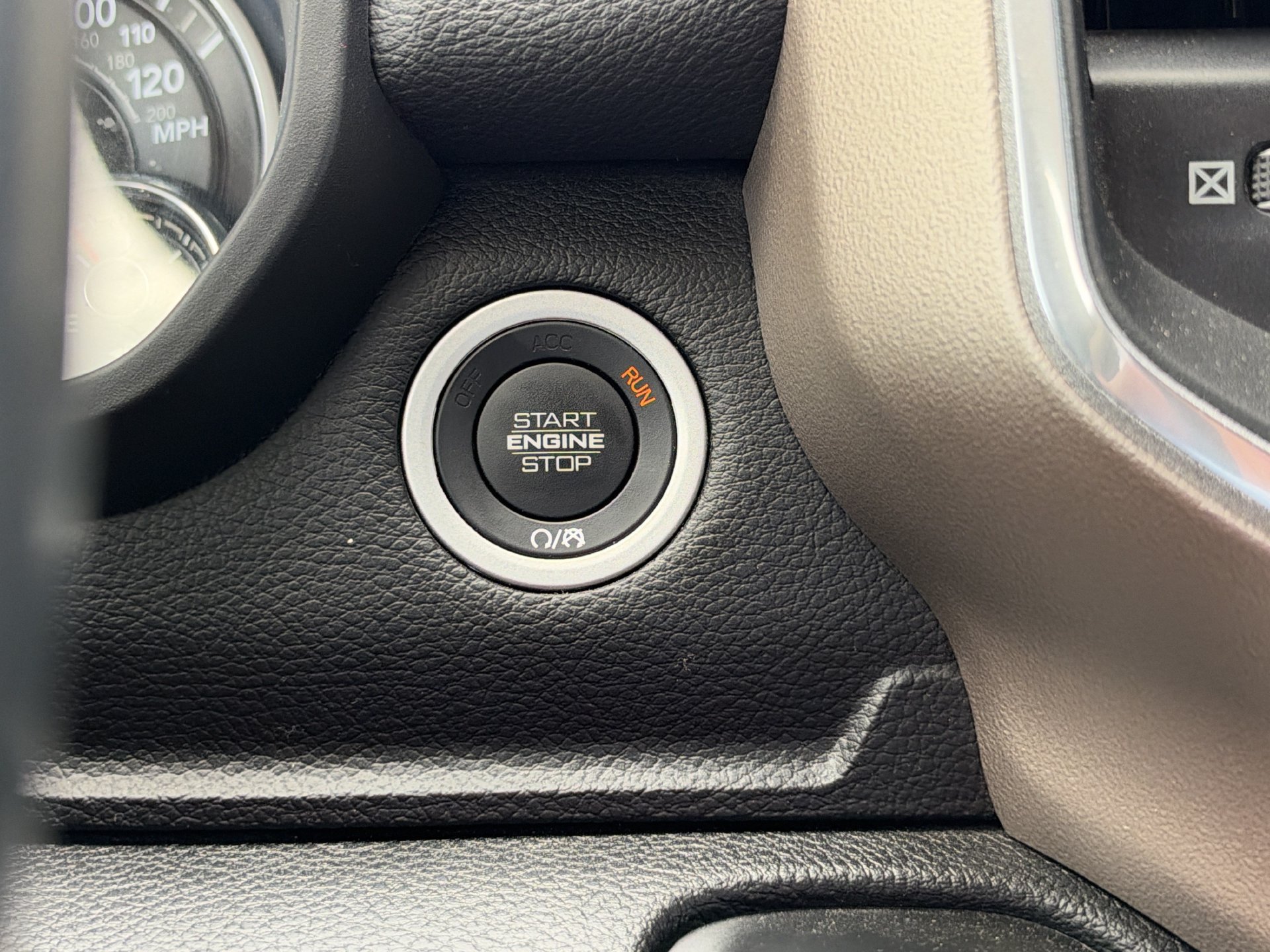 Used 2020 RAM 1500 Laramie AWD/4WD image 26