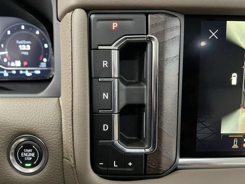 Used 2024 GMC Yukon Denali w/ Denali Reserve Package AWD/4WD image 16