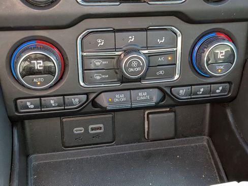 Used 2021 Chevrolet Tahoe Premier image 25