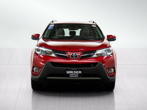 Used 2015 Toyota RAV4 Limited w/ Technology Package AWD/4WD image 8