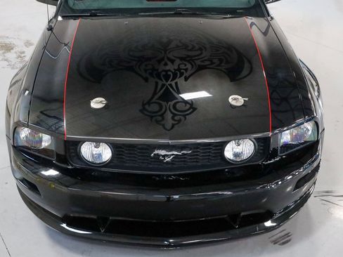 Used 2005 Ford Mustang GT RWD image 6