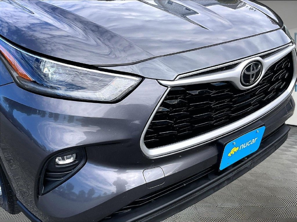 Used 2021 Toyota Highlander LE AWD/4WD image 33