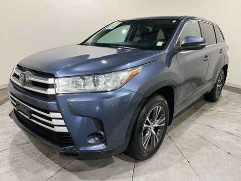 Used 2018 Toyota Highlander LE image 6