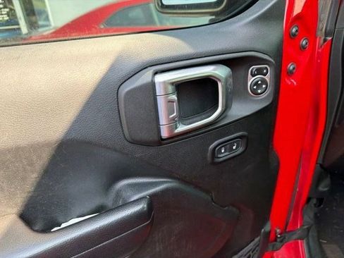 Used 2018 Jeep Wrangler Unlimited Sport S AWD/4WD image 12