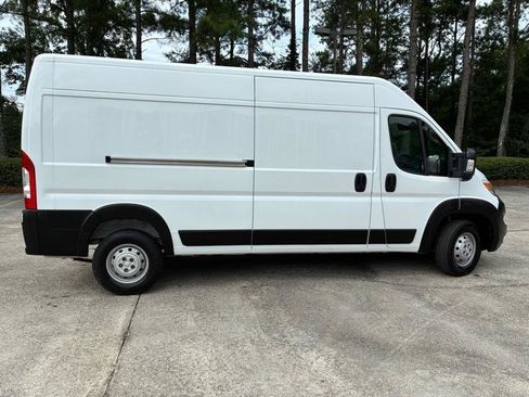 Used 2023 RAM ProMaster 2500 FWD image 3