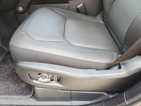 New 2025 Land Rover Defender 130 V8 image 17