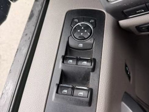 Used 2018 Ford F150 XLT w/ Equipment Group 302A Luxury AWD/4WD image 15