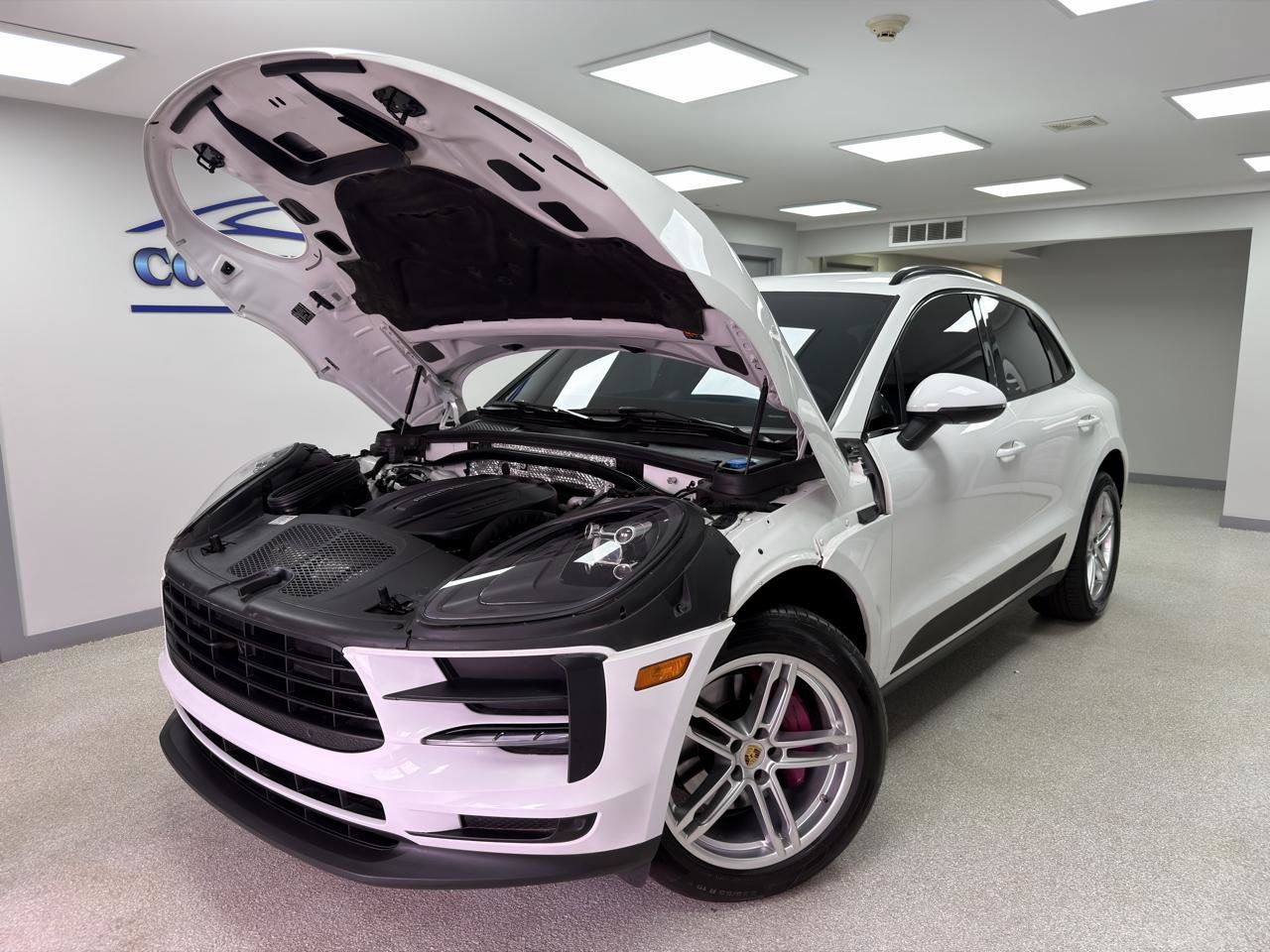 Used 2021 Porsche Macan AWD/4WD image 31