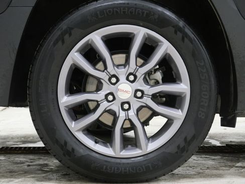 Used 2023 GMC Terrain SLT image 9