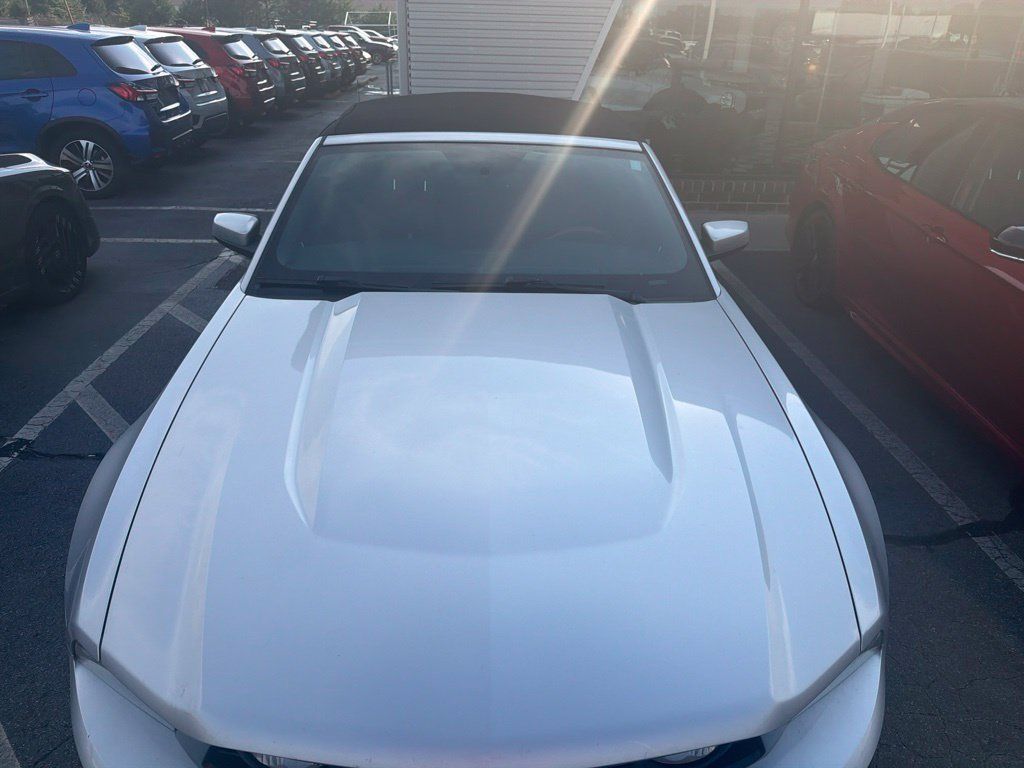 Used 2012 Ford Mustang GT Premium w/ Electronics Pkg RWD image 3