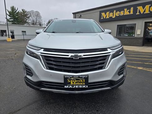 Used 2022 Chevrolet Equinox LT image 2
