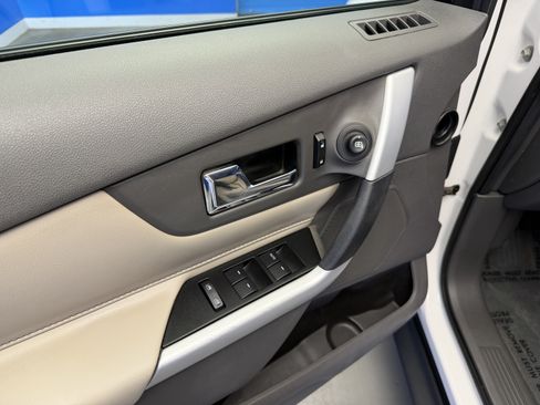 Used 2013 Ford Edge SEL FWD image 10