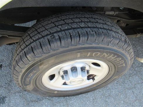 Used 2018 Chevrolet Express 2500 Extended image 25