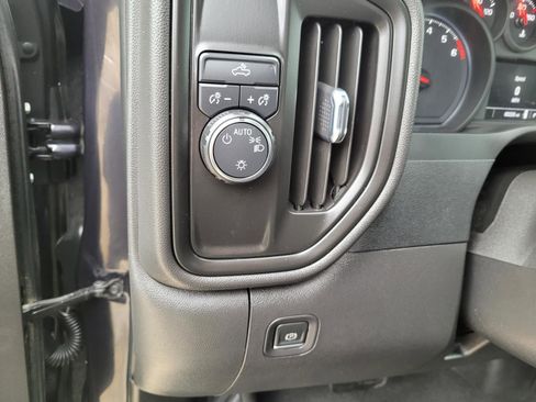 Used 2022 Chevrolet Silverado 1500 Custom image 22