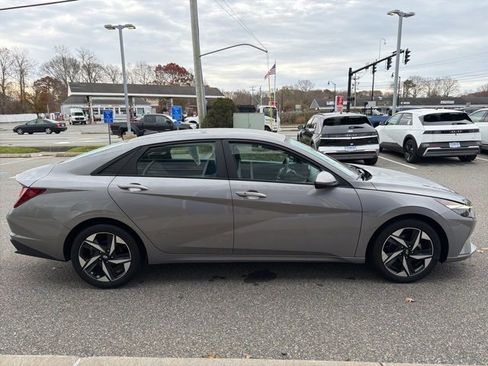 Used 2023 Hyundai Elantra SEL w/ Convenience Package image 5
