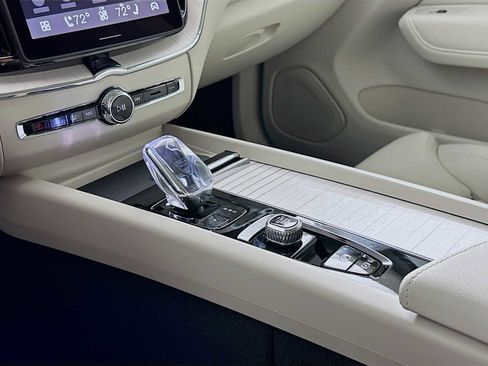 New 2026 Volvo XC60 T8 Ultra w/ Protection Package Premier image 15