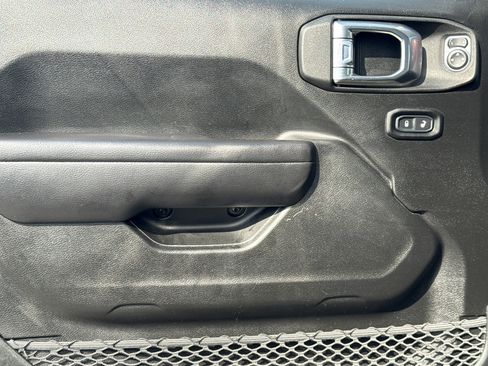 Used 2021 Jeep Wrangler Unlimited Rubicon image 14