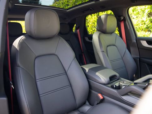 New 2026 Porsche Cayenne S AWD/4WD image 21