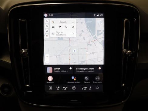 Used 2026 Volvo XC40 B5 Ultra w/ Climate Package image 10