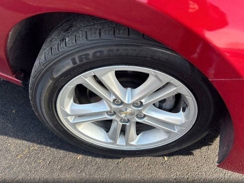 Used 2018 Chevrolet Cruze LT w/ Convenience Package image 11