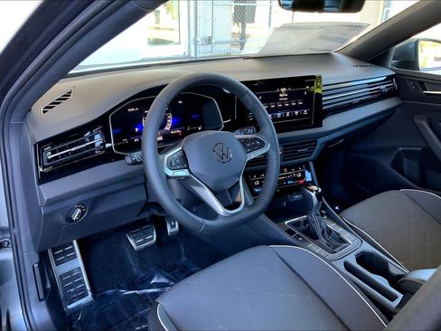 Used 2026 Volkswagen Jetta Sport FWD image 8