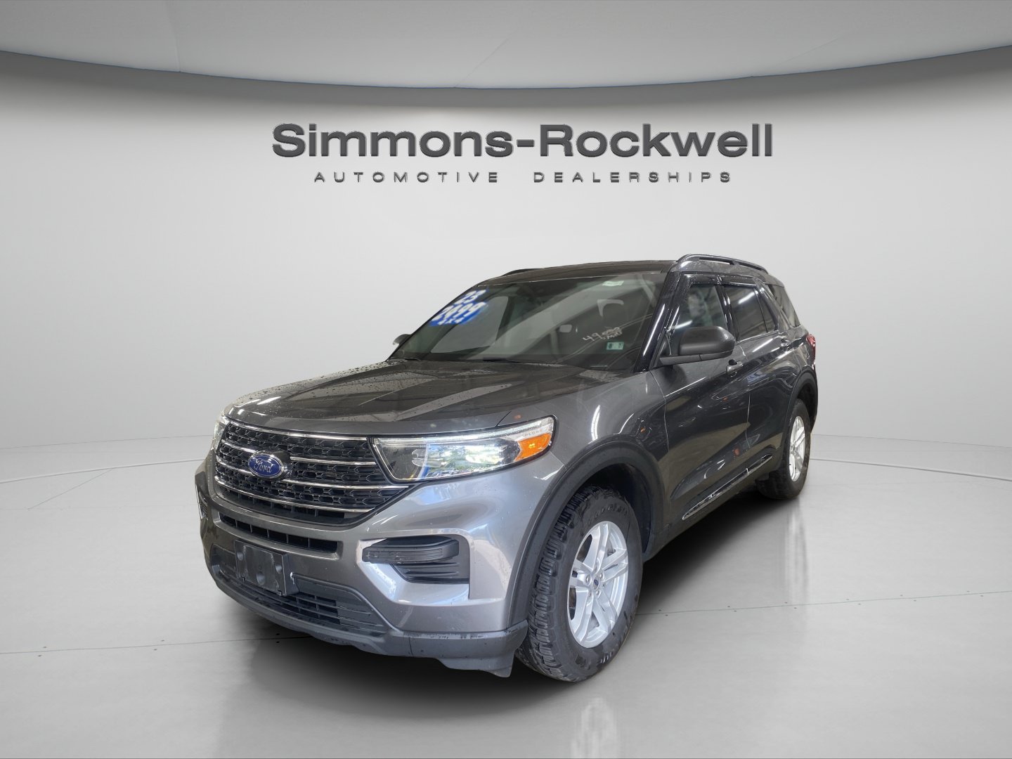 Used 2023 Ford Explorer XLT AWD/4WD image 1